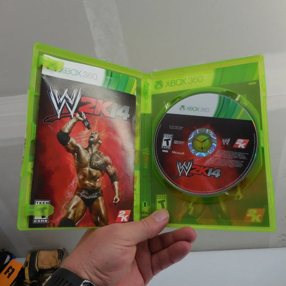 WWE 2K14 Xbox 360 Video Game with Manual 2K Sports Wrestling 2013